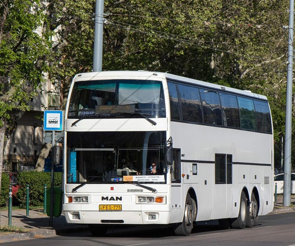 Egy felújított Ikarus EAG 397-essel bővül a Volánbusz nosztalgiaflottája
