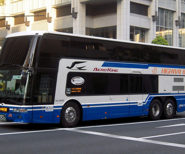 Elbúcsúztatja utolsó japán gyártású emeletes buszait is a JR Tokai Bus