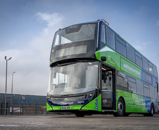 Leszállította az új Enviro400EV első szériapéldányát az Alexander Dennis