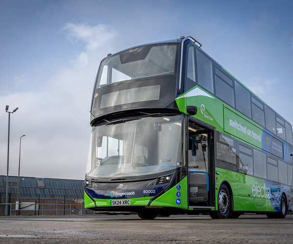 Leszállította az új Enviro400EV első szériapéldányát az Alexander Dennis