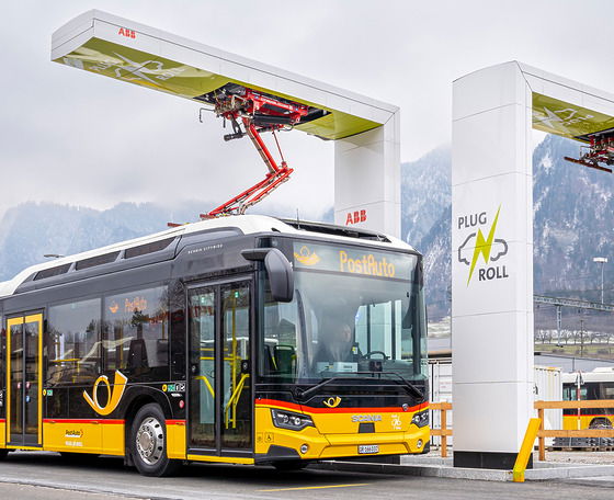 A teljes, 2400 darabos flottáját elektromos autóbuszokra cserélné 2040-ig a svájci PostAuto