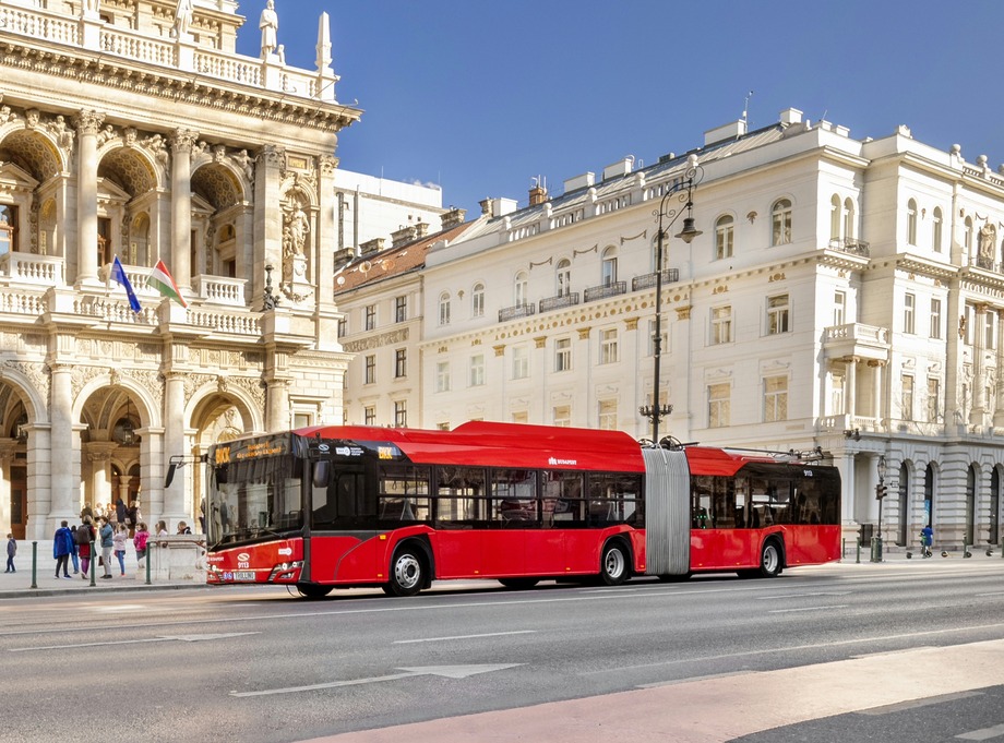 Négy jelentkező a budapesti 160 darabos trolitender első szakaszában