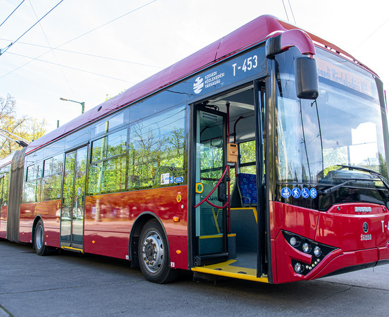 Egymilliárd forintból újítják fel a szegedi trolibusz-flottát