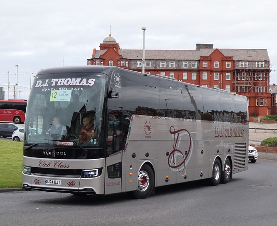 Megérkezett az első T-sorozatú Van Hool az Egyesült Királyságba