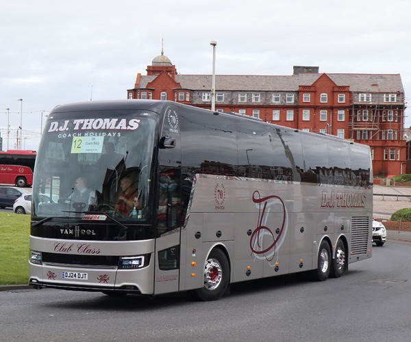 Megérkezett az első T-sorozatú Van Hool az Egyesült Királyságba