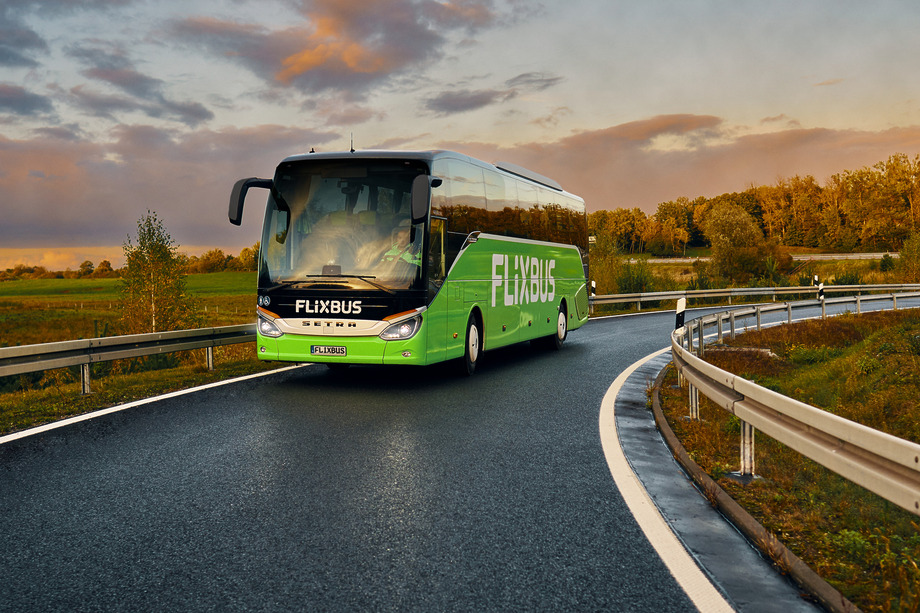 flixbus maxthrelfallphoto 16 motorway departure evening 435 re