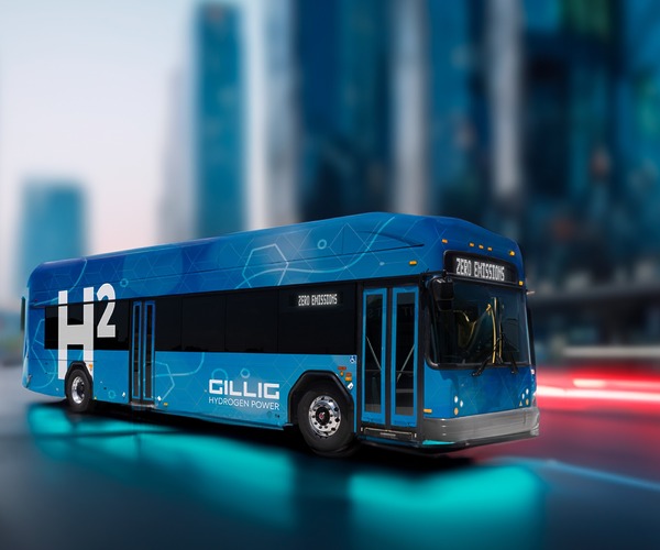 Hidrogénhajtású busztípuson dolgozik a Gillig, a BAE Systems és a Ballard Power Systems