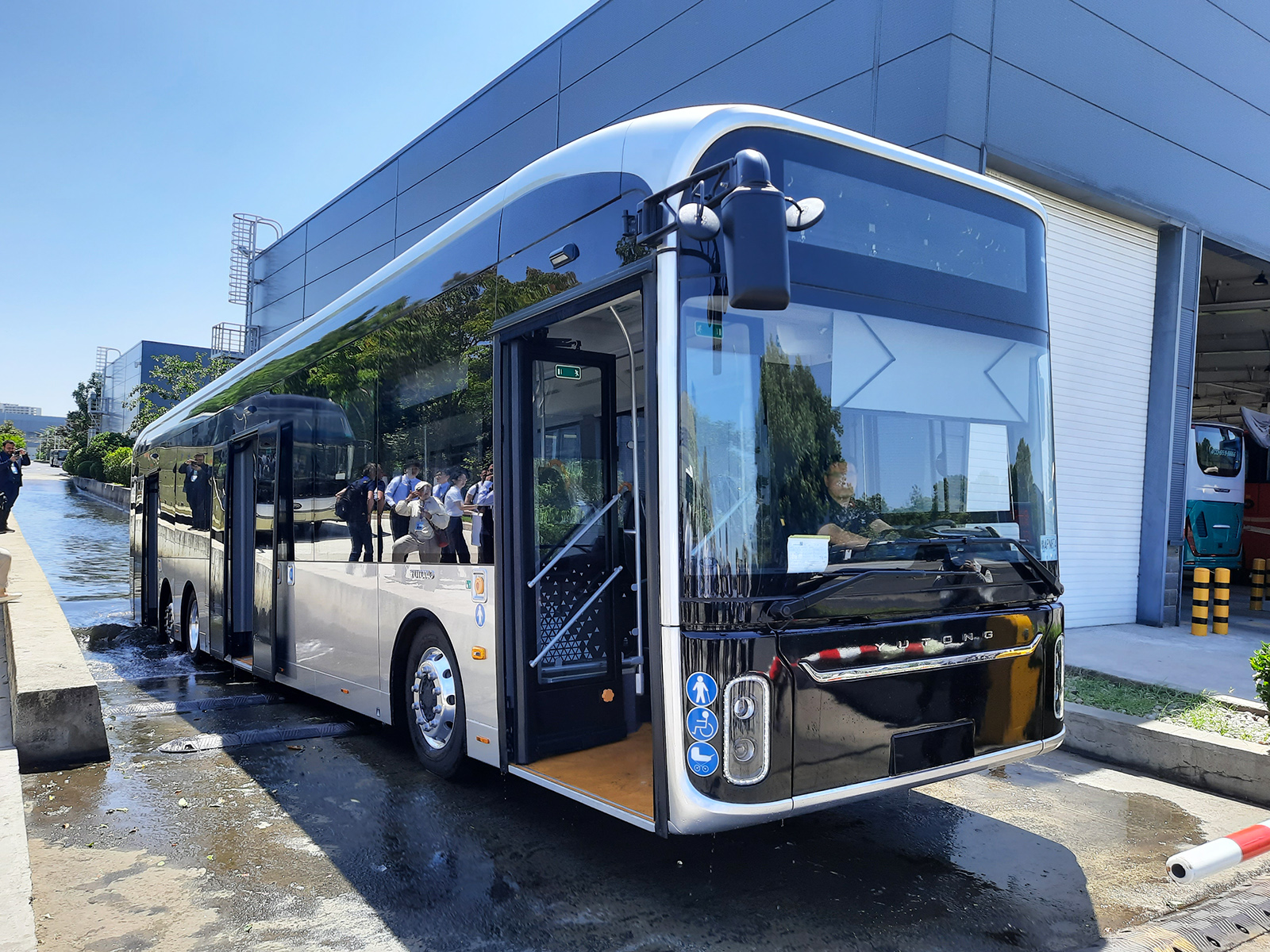 Új háromtengelyes elektromos típussal készül a skandináv piacra a Yutong