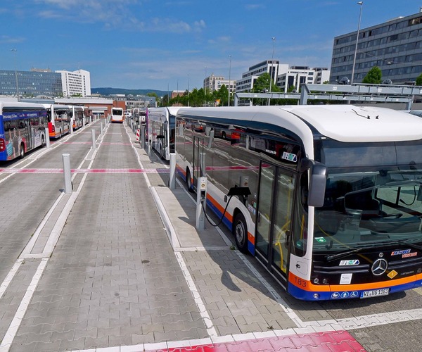 Továbbra is közlekedik mind a 120 eCitaro Wiesbadenben