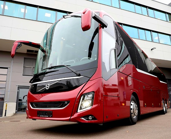 Új és frissített aktív biztonsági rendszereket dob ​​piacra a Volvo