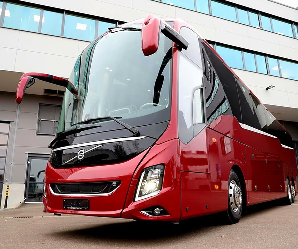 Új és frissített aktív biztonsági rendszereket dob ​​piacra a Volvo