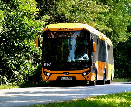 Tízmillió kilométerrel kurtítaná meg a helyközi buszos közszolgáltatás teljesítményét az ÉKM