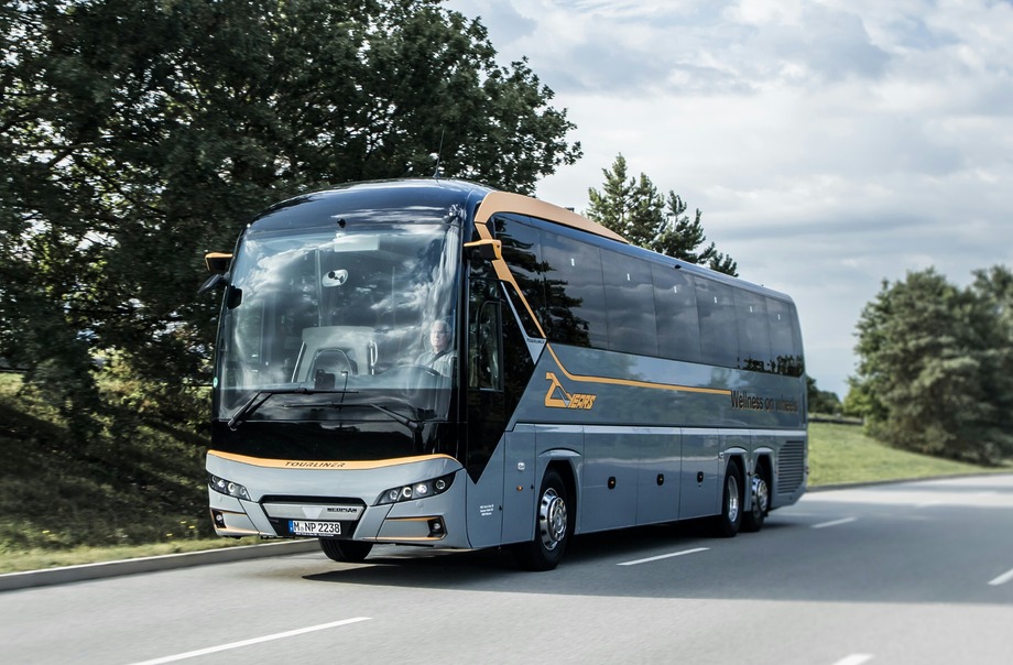 P Bus NEO Tourliner 2