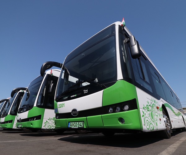 Szóló és csuklós e-buszokat, valamint egy hidrogénbuszt vásárolna Miskolc