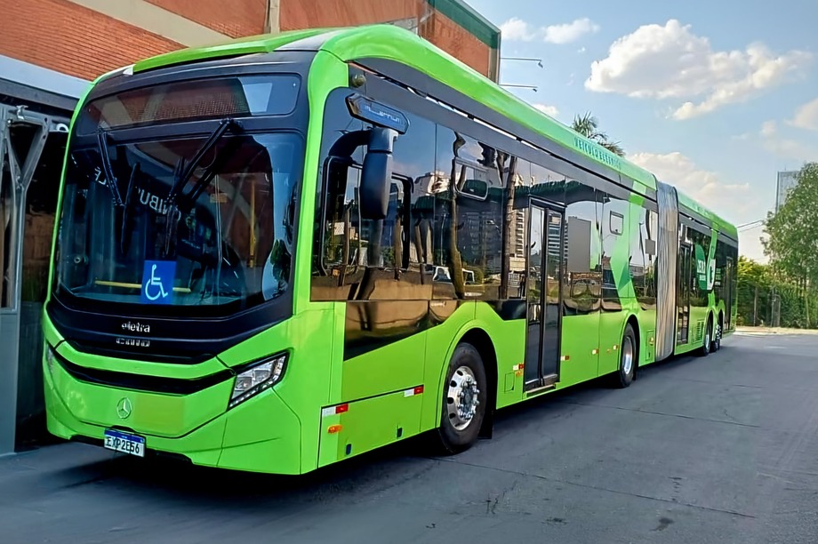 Négytengelyes, extrahosszú önjáró trolik állnak forgalomba São Paulóban