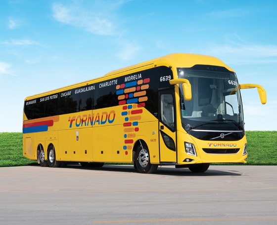 Volvo 9800-asokat vásárolt az USA és Mexikó közötti járataira a Tornado Bus Company