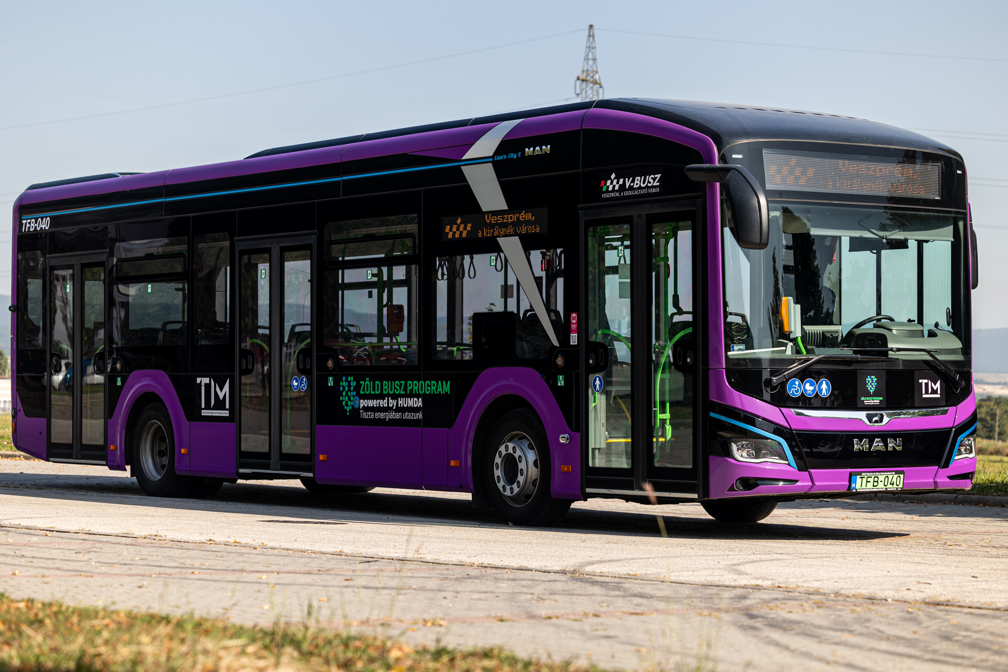 Hidrogén-, illetve villanybuszok beszerzésére nyert támogatást a Volánbusz, a V-Busz és a KeKo