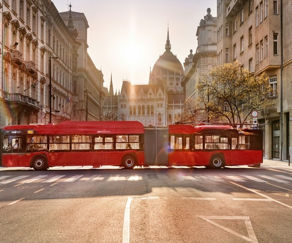 Új járművekkel és új vonalakkal bővítené a BKK a fővárosi trolihálózatot