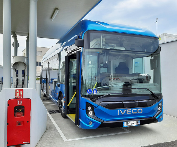 Sustainable Bus Awards 2025: bemutatkozik az Iveco új hidrogénbusza
