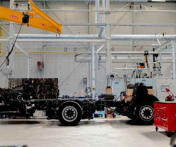 Kalapács alá kerül a Scania lengyel buszgyára