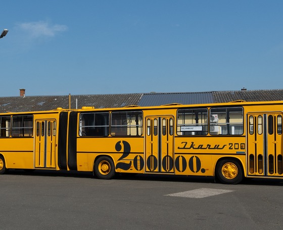 A kétszázezredik Ikarus 200-assal invitál győri fotóstúrára a Volánbusz