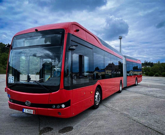 Csuklós BYD B18-as villanybuszt tesztel a Volánbusz