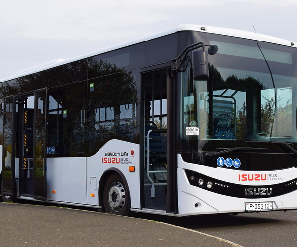 Harminc helyközi midit vásárolna a Volánbusz
