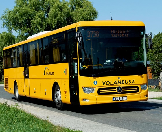 Ötvenkilenc normálpadlós intercity autóbusz beszerzését indította el a Volánbusz