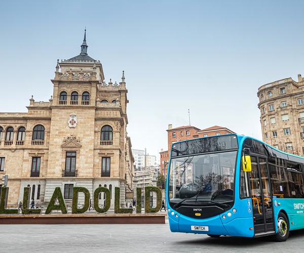 Elhalasztja a döntést spanyolországi gyárának felépítéséről a Switch Mobility