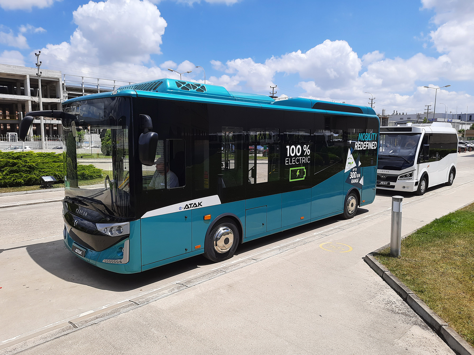 A képen látható demóbuszokat utasként is kipróbálhattuk