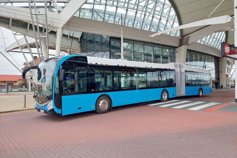 Electric bus illustrative photo cimlapkep