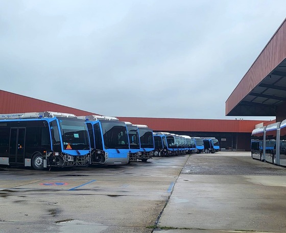 Párizs 52 milliárdos projektjét akasztotta meg a Van Hool csődje
