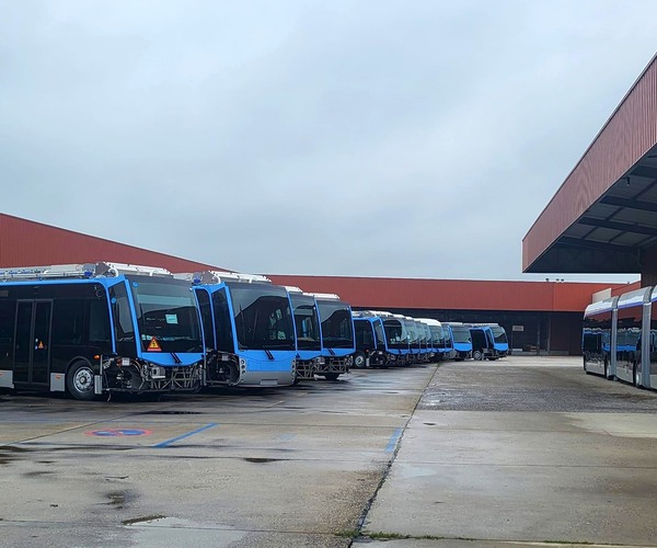 Párizs 52 milliárdos projektjét akasztotta meg a Van Hool csődje