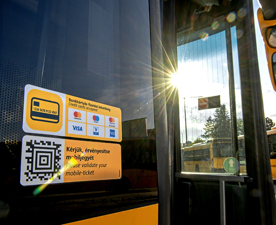 A Volánbusz járműveinek már több mint egyharmadán elérhető a készpénzmentes fizetés