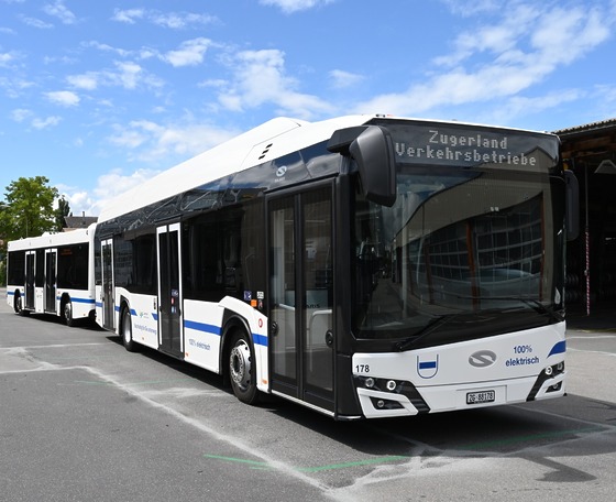 Pótkocsis Solaris villanybuszt állított forgalomba a svájci ZVB