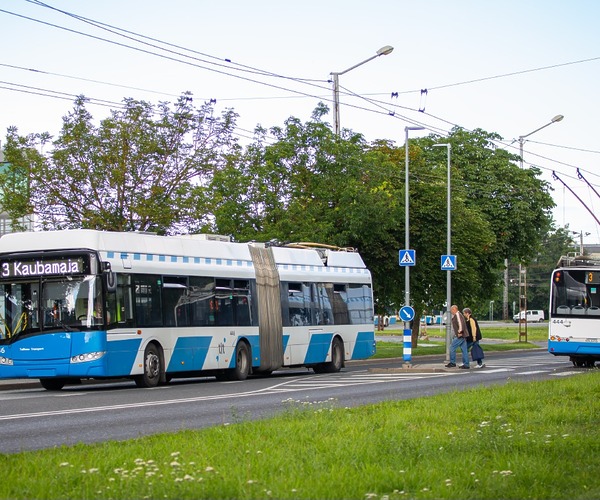 Felszámolás helyett 40 vadonatúj önjáró trolibusz beszerzésével fejleszti troliüzemét Tallinn
