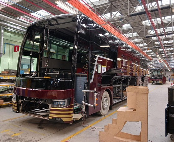 A pénzét, és a már félig kifizetett Van Hooljait is elbukhatja a brit Parrys International