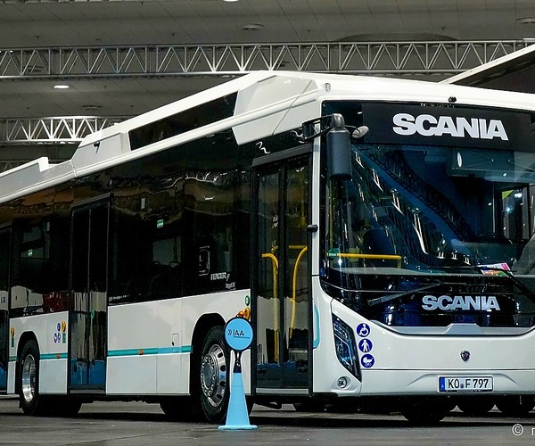A Scania márkaneve alatt érkezik a kínai Higer villanybusza Európába