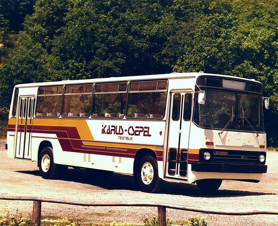 Csepel tűzoltóautó után Csepel alvázas Ikarus restaurálását kezdi meg a Beaver Tradition