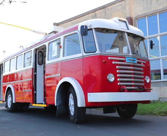 A BKV nyílt napján mutatkozik be hazánk egyetlen, immár működőképes Ikarus 60T trolibusza