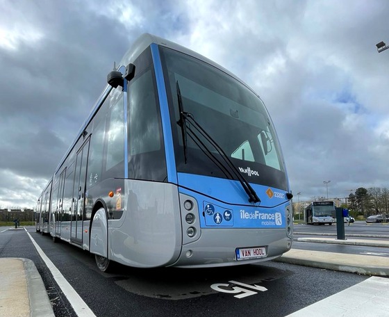 A Hess fejezi be a gyártósoron ragadt duplacsuklós Van Hool villanybuszokat