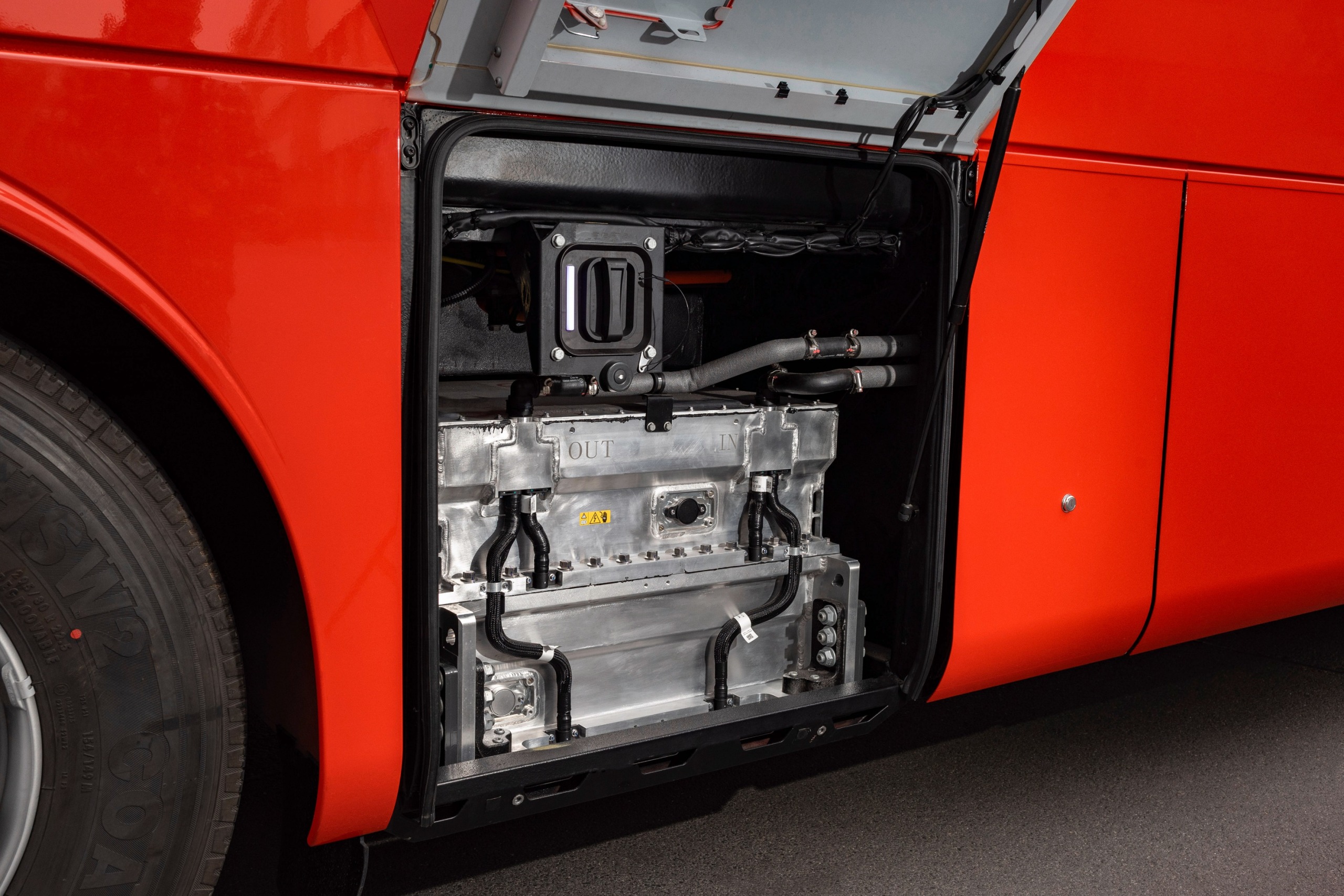 Bemutatkozott a Daimler Buses első városközi villanybusza, a Mercedes-Benz eIntouro 5 24DT230 013