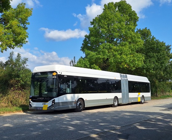Újabb 32 darab csuklós Iveco E-Way villanybuszt rendelt a De Lijn