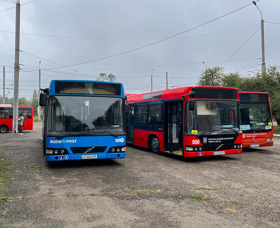 Forgalomba álltak Ukrajnában a BKV adományként küldött Volvo buszai