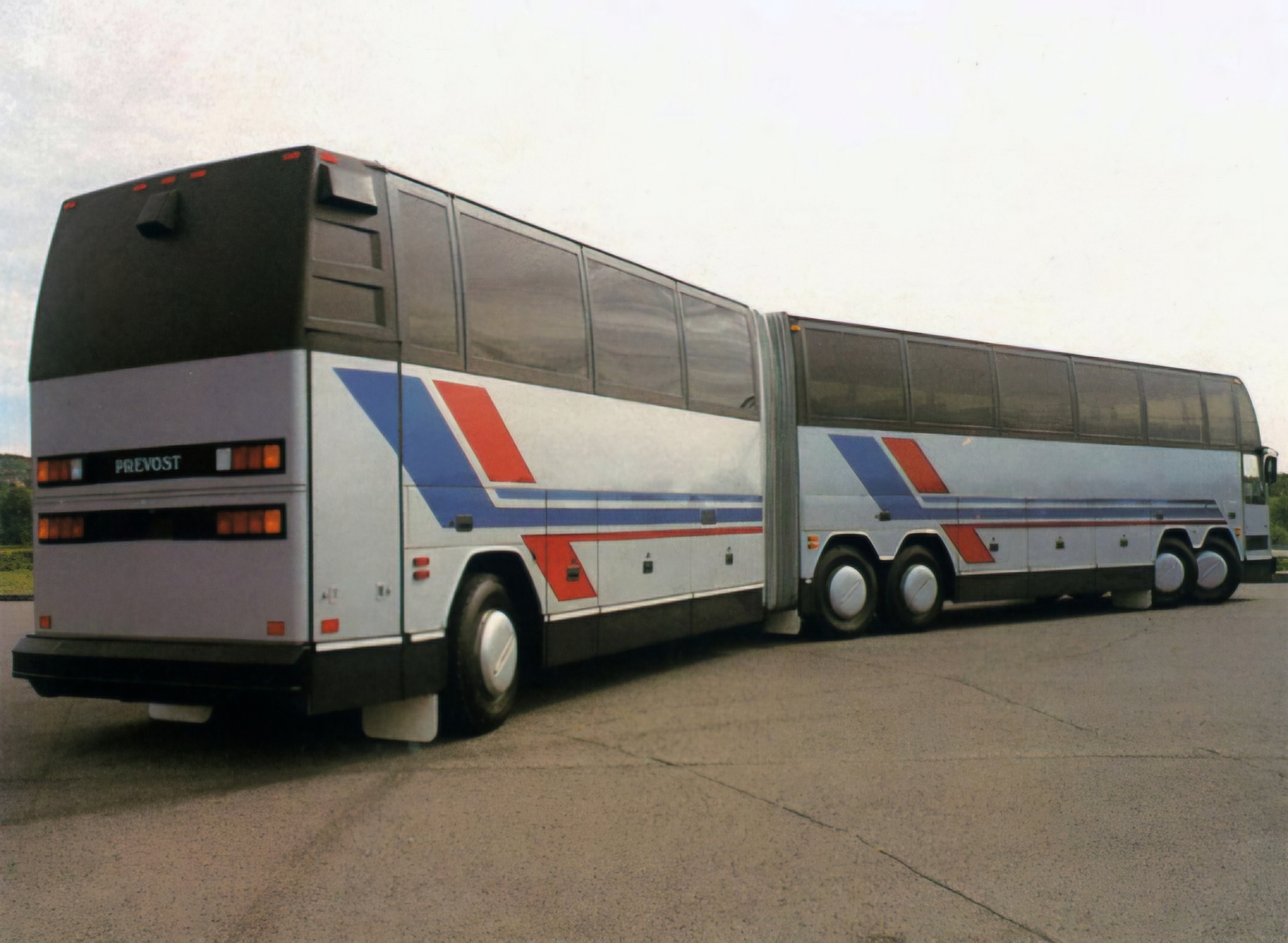 100 éves a Prevost, amelyet még a General Motors sem tudott két vállra fektetni 11 autowp.ru prevost h5 60 1