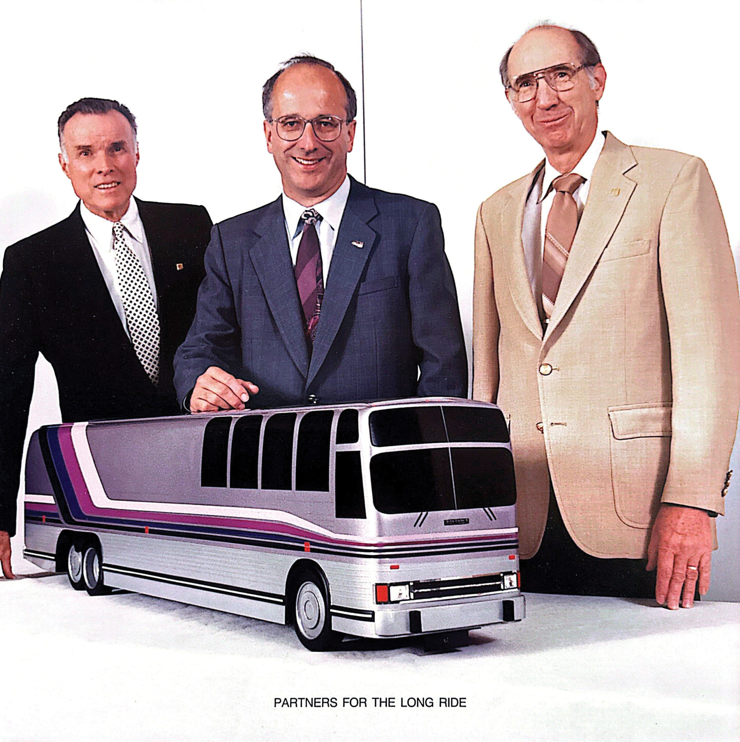 100 éves a Prevost, amelyet még a General Motors sem tudott két vállra fektetni 7 web PREVOST 100 Heritage Display 1960 Andre Normand William Campbell Tomas Harbison 2 FLAT scaled