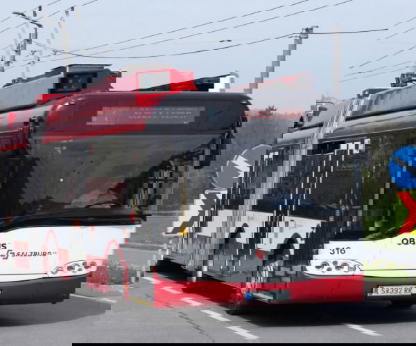 Megérkezett az első salzburgi csuklós Trollino Szegedre