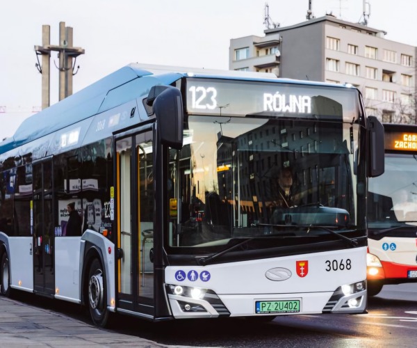 Az Ikarus, az Irizar és a Karsan sem tudott labdába rúgni Gdańsk 30 darabos villanybusz tenderén