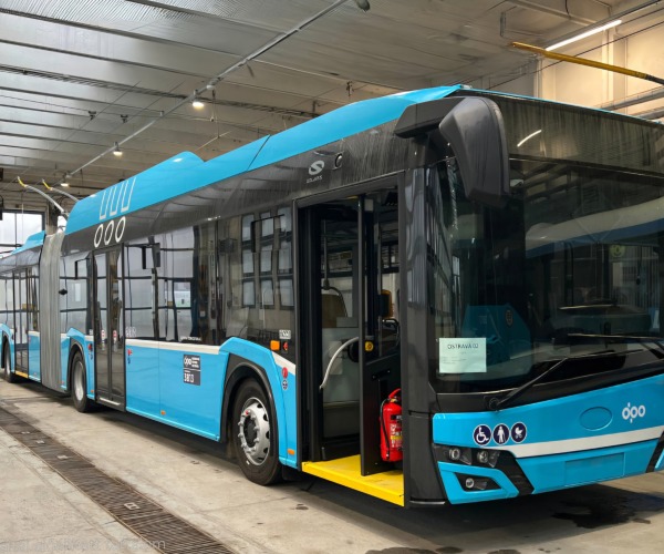 „Hazatértek” Ostrava vadonatúj Škoda 27 Tr trolijai