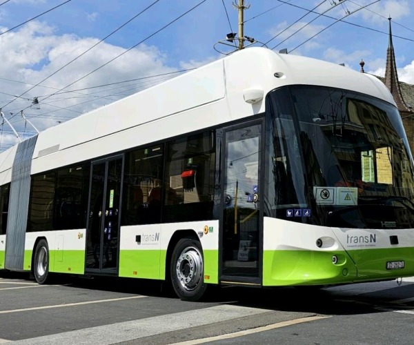 Egy évtized után visszatérnek a trolibuszok La Chaux-de-Fonds hálózatára